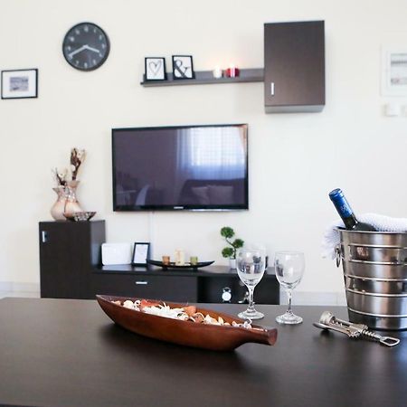 Modern And Quiet Few Minutes From The City Center Tesalonika Bagian luar foto