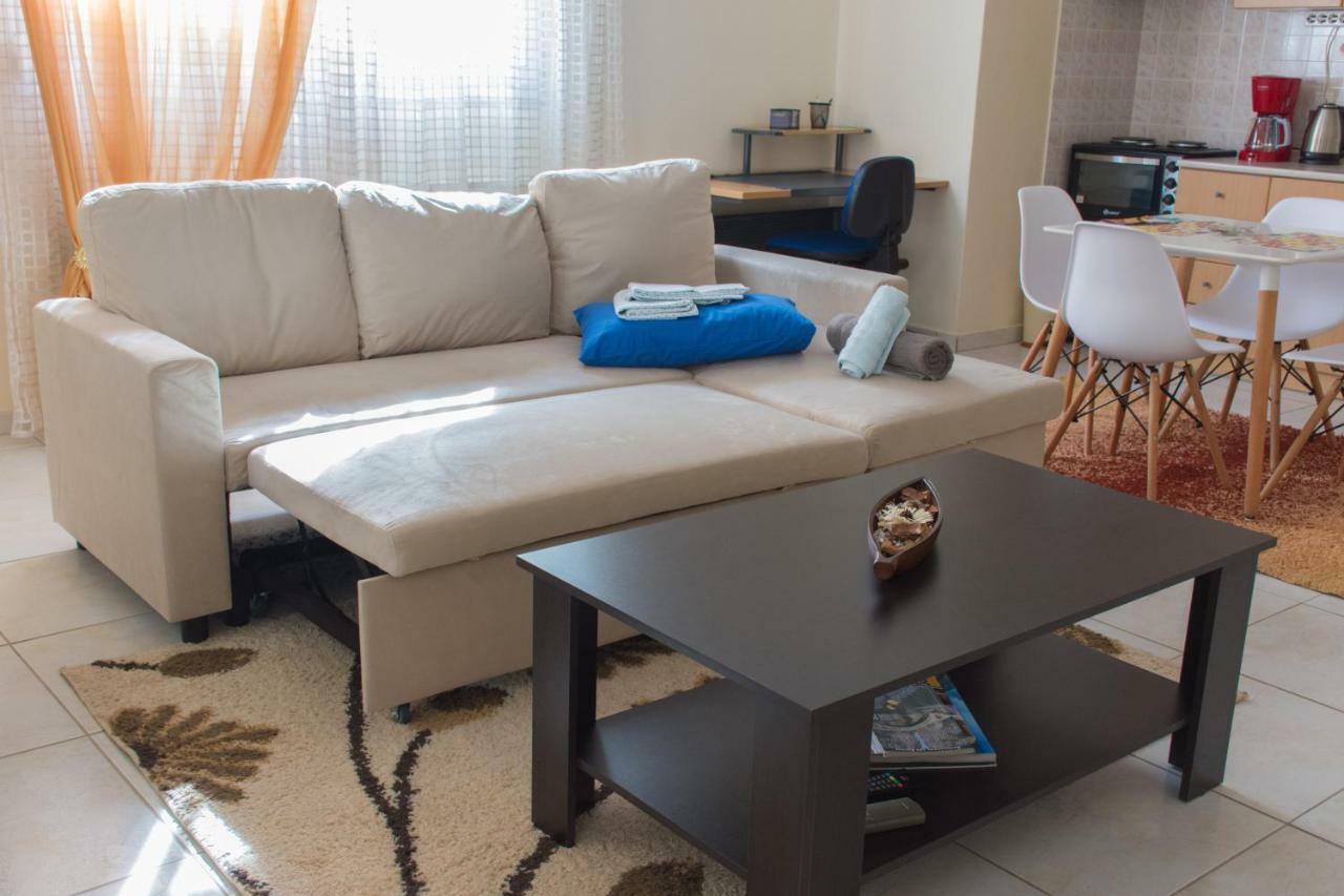 Modern And Quiet Few Minutes From The City Center Tesalonika Bagian luar foto